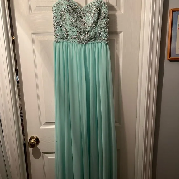 parrot green dress Parrot Green Midi Dress – THEJAIPURCOLLECTIVE main image 0